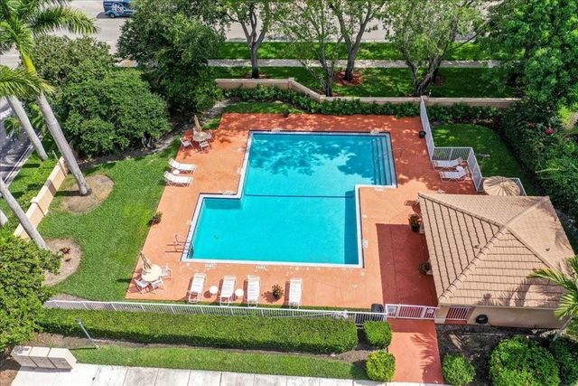 10172 Royal Palm Boulevard 707-7, Coral Springs, FL 33065