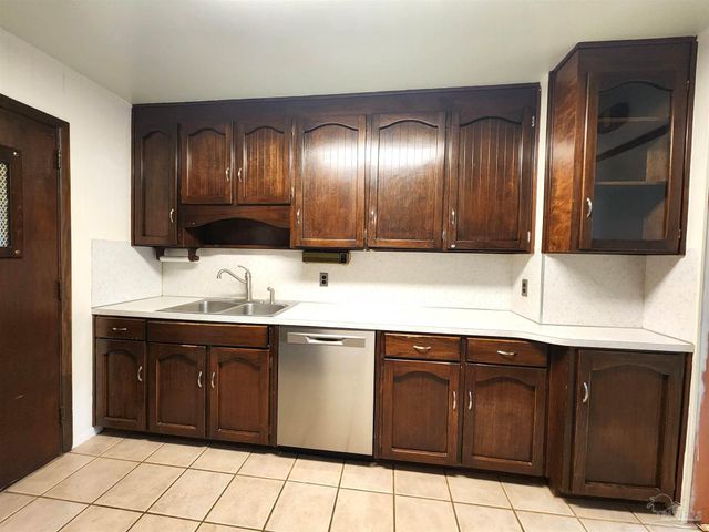 4 Bertram St, Pensacola, FL 32506