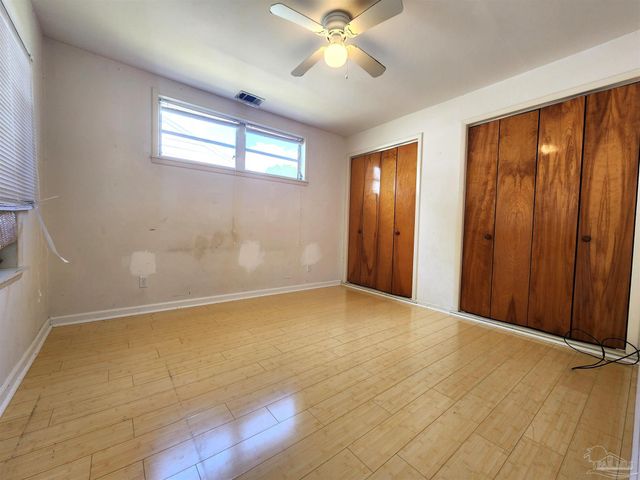 4 Bertram St, Pensacola, FL 32506