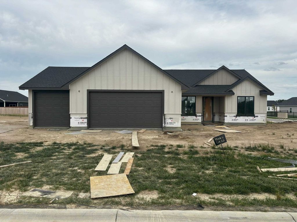 336 S Buckland St, Derby, KS 67037