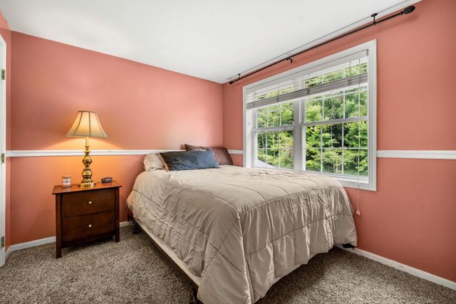 4 Squamscott Avenue, Derry, NH 03038