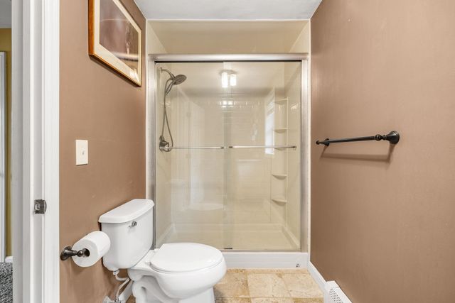 4 Squamscott Avenue, Derry, NH 03038