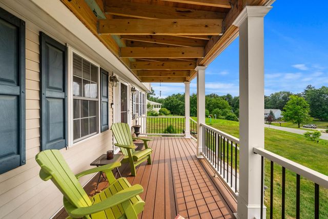 4 Squamscott Avenue, Derry, NH 03038