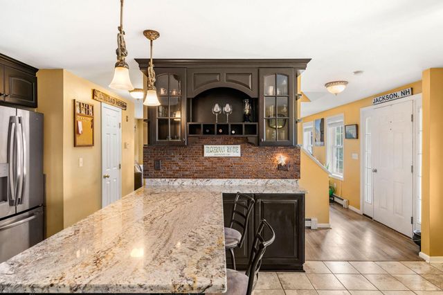 4 Squamscott Avenue, Derry, NH 03038