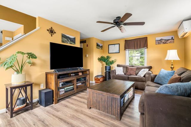 4 Squamscott Avenue, Derry, NH 03038