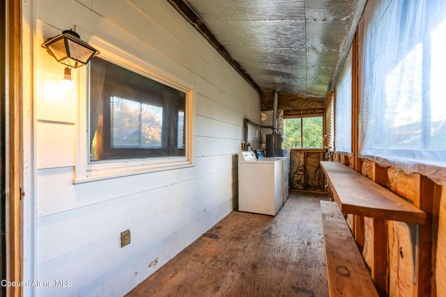 306 Washington ST, Dover, ID 83825