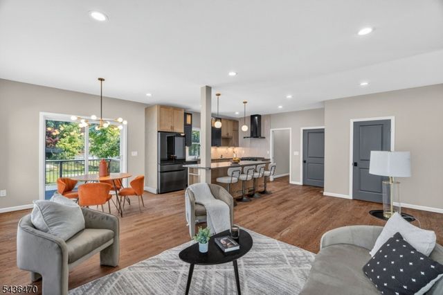 136 Lake Shore Dr, Parsippany-troy Hills Twp., NJ 07034