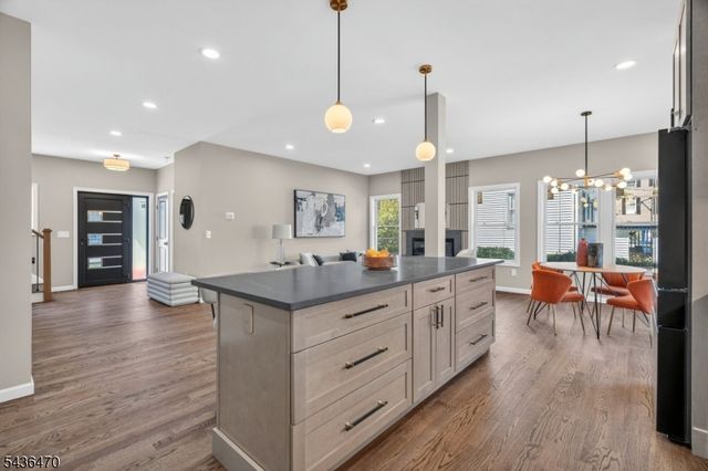 136 Lake Shore Dr, Parsippany-troy Hills Twp., NJ 07034