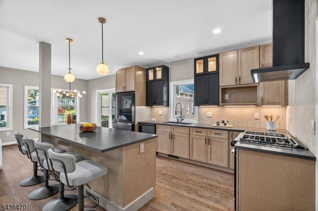 136 Lake Shore Dr, Parsippany-troy Hills Twp., NJ 07034