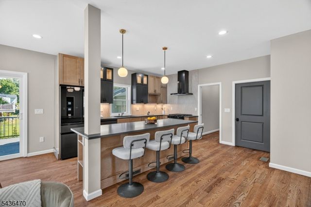 136 Lake Shore Dr, Parsippany-troy Hills Twp., NJ 07034