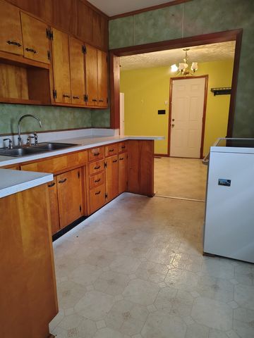 2020 Jefferson Ave., Huntington, WV 25704