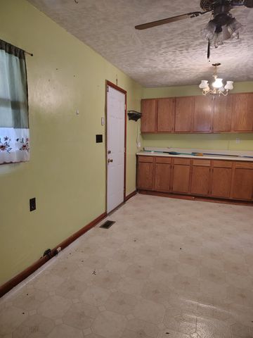 2020 Jefferson Ave., Huntington, WV 25704