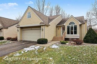 53 W Willow Pond Drive, Saginaw Twp, MI 48603