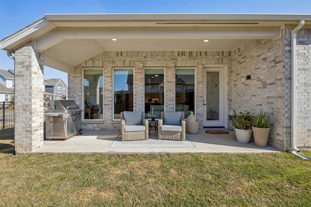 2100 Pleasant Run Lane, Fort Worth, TX 76008