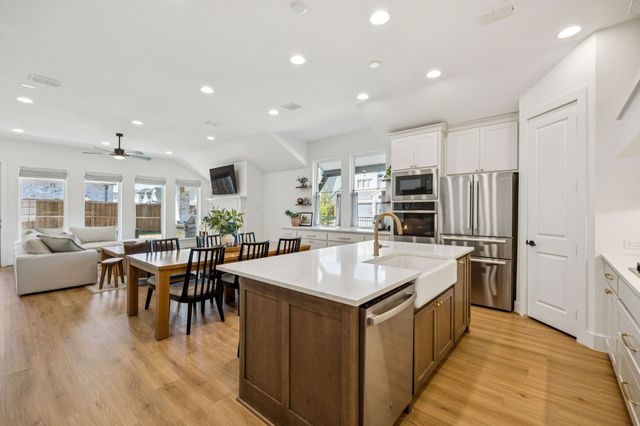 2100 Pleasant Run Lane, Fort Worth, TX 76008