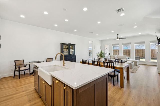 2100 Pleasant Run Lane, Fort Worth, TX 76008