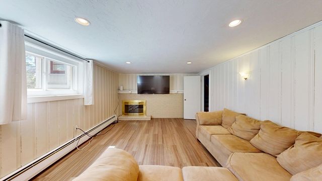 20 Birch Road, Easton, MA 02375