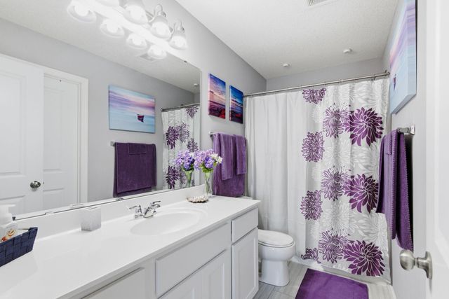 917 Mulberry Avenue NE, Montgomery, MN 56069