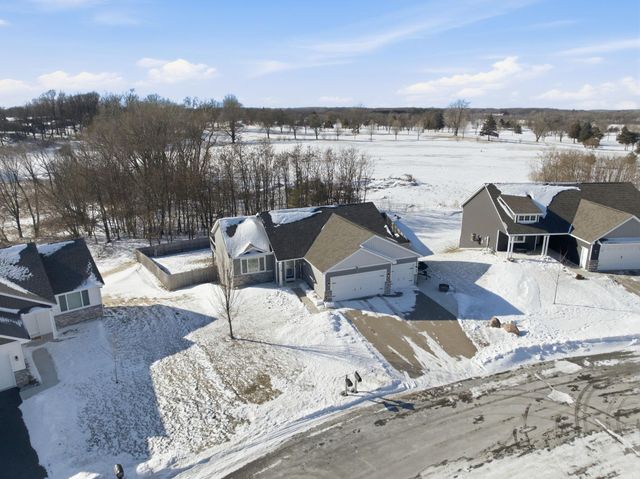 917 Mulberry Avenue NE, Montgomery, MN 56069