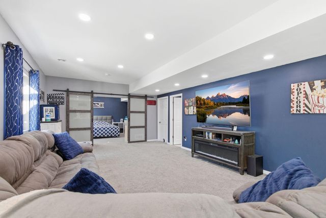 917 Mulberry Avenue NE, Montgomery, MN 56069