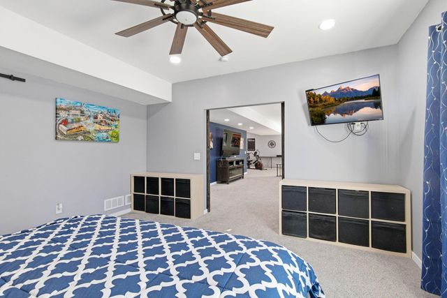 917 Mulberry Avenue NE, Montgomery, MN 56069