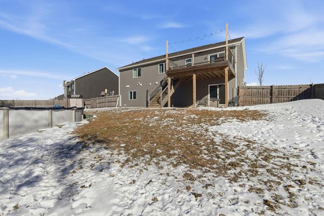 917 Mulberry Avenue NE, Montgomery, MN 56069