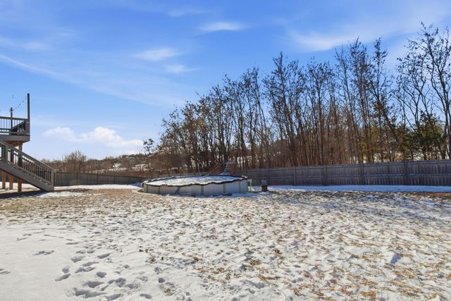 917 Mulberry Avenue NE, Montgomery, MN 56069