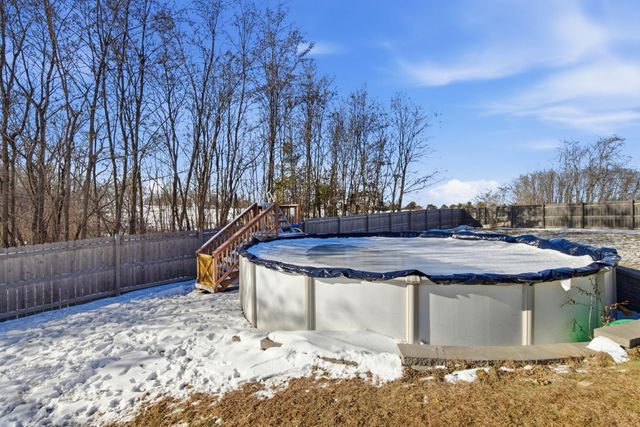 917 Mulberry Avenue NE, Montgomery, MN 56069