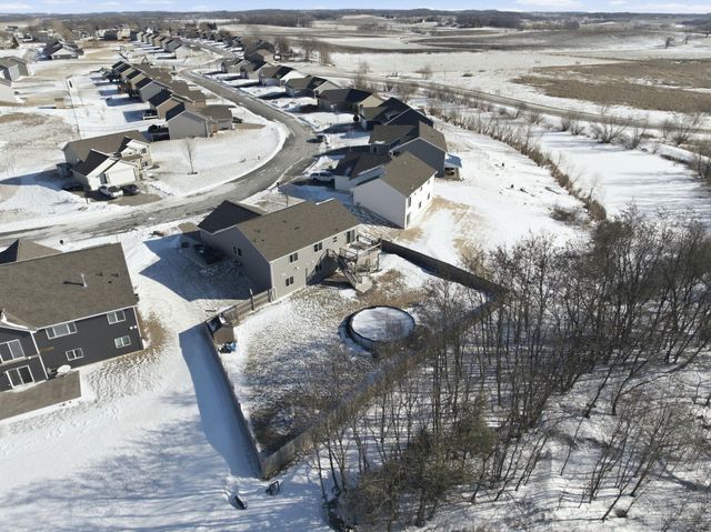 917 Mulberry Avenue NE, Montgomery, MN 56069