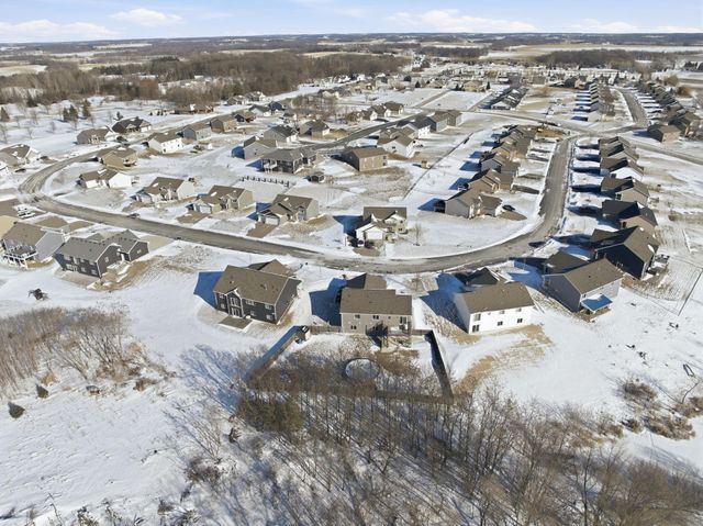 917 Mulberry Avenue NE, Montgomery, MN 56069