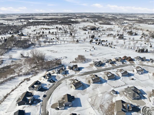 917 Mulberry Avenue NE, Montgomery, MN 56069