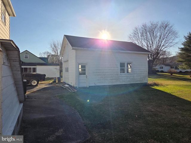 439 ELK PL, Romney, WV 26757