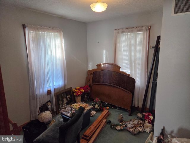 439 ELK PL, Romney, WV 26757