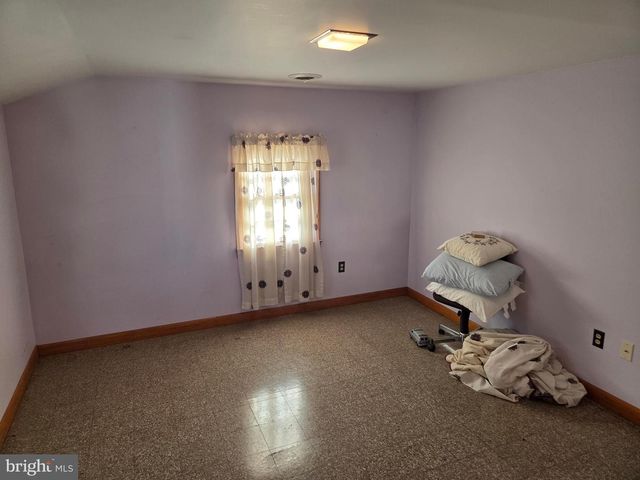 439 ELK PL, Romney, WV 26757