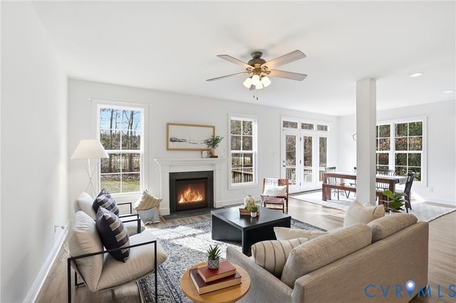 16843 Warren Crest Ct, Moseley, VA 23120