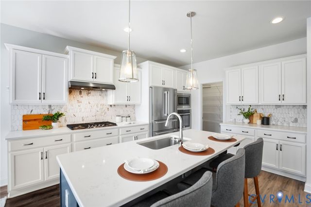 16843 Warren Crest Ct, Moseley, VA 23120