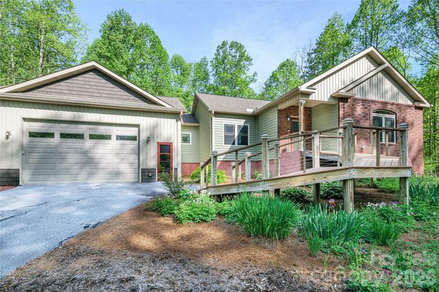 281 Ewbank Road, Etowah, NC 28729