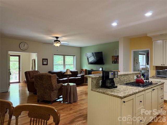 281 Ewbank Road, Etowah, NC 28729