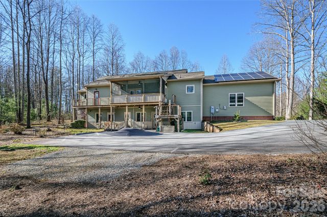 281 Ewbank Road, Etowah, NC 28729