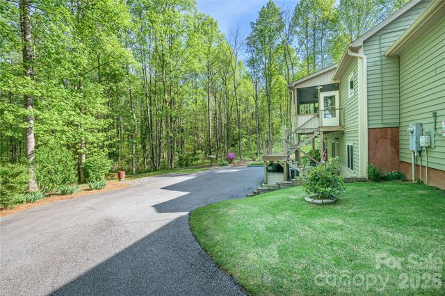 281 Ewbank Road, Etowah, NC 28729