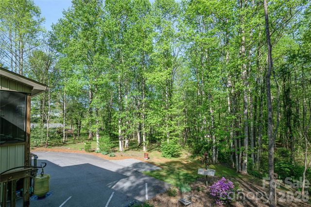 281 Ewbank Road, Etowah, NC 28729