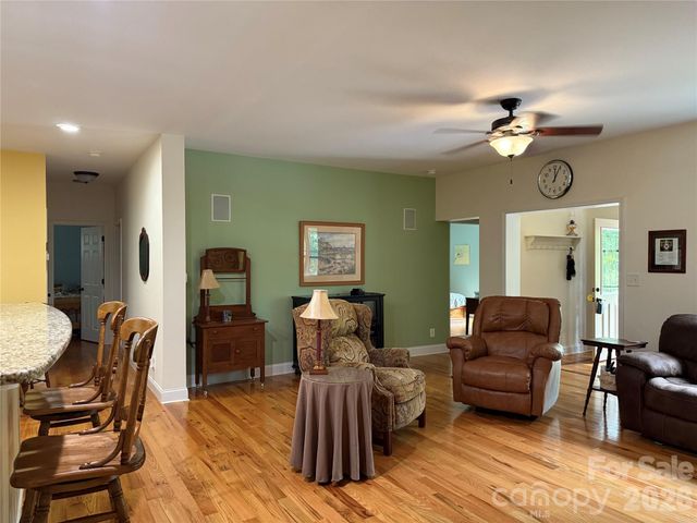 281 Ewbank Road, Etowah, NC 28729