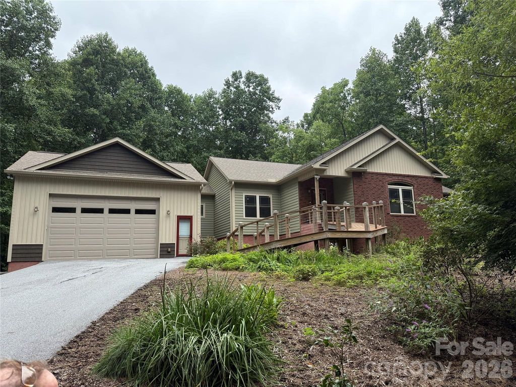 281 Ewbank Road, Etowah, NC 28729