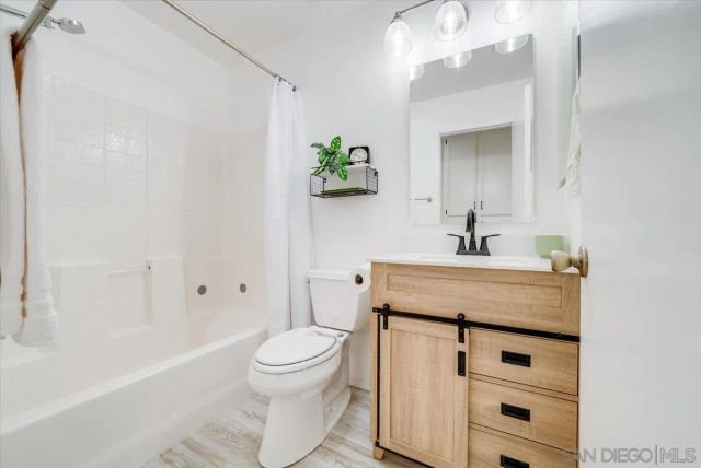 31950 Via Tafalla, Temecula, CA 92592