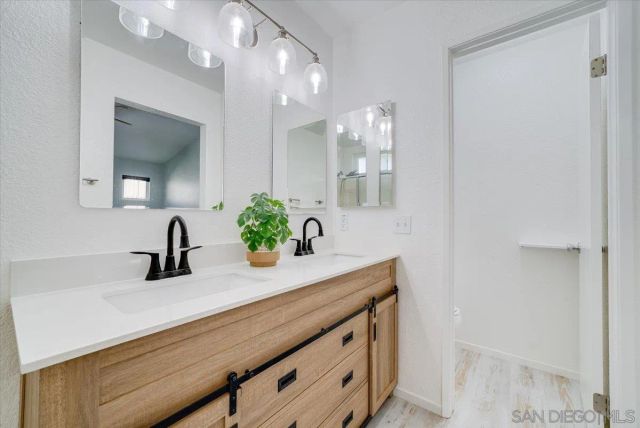 31950 Via Tafalla, Temecula, CA 92592