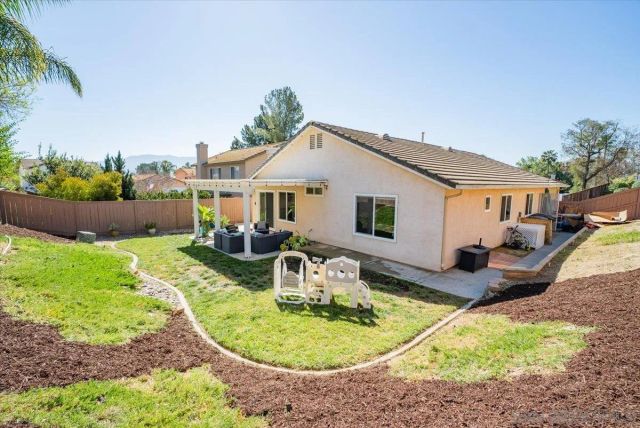 31950 Via Tafalla, Temecula, CA 92592