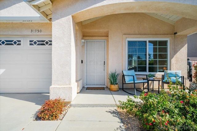 31950 Via Tafalla, Temecula, CA 92592