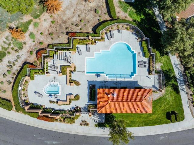 31950 Via Tafalla, Temecula, CA 92592