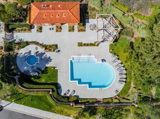 31950 Via Tafalla, Temecula, CA 92592