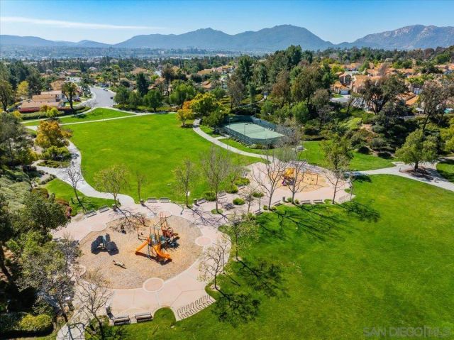 31950 Via Tafalla, Temecula, CA 92592
